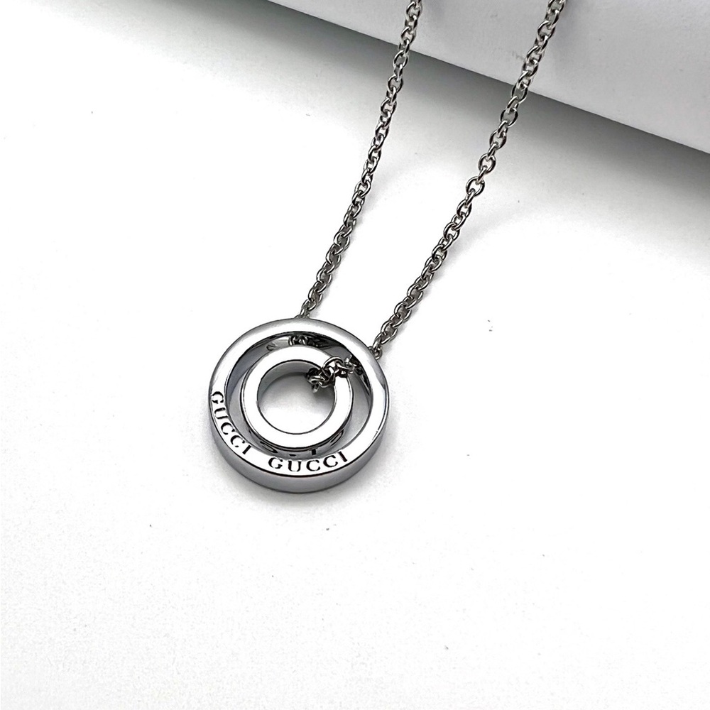 Gucci Silver Interlocking Ring Pendant Necklace - image 2